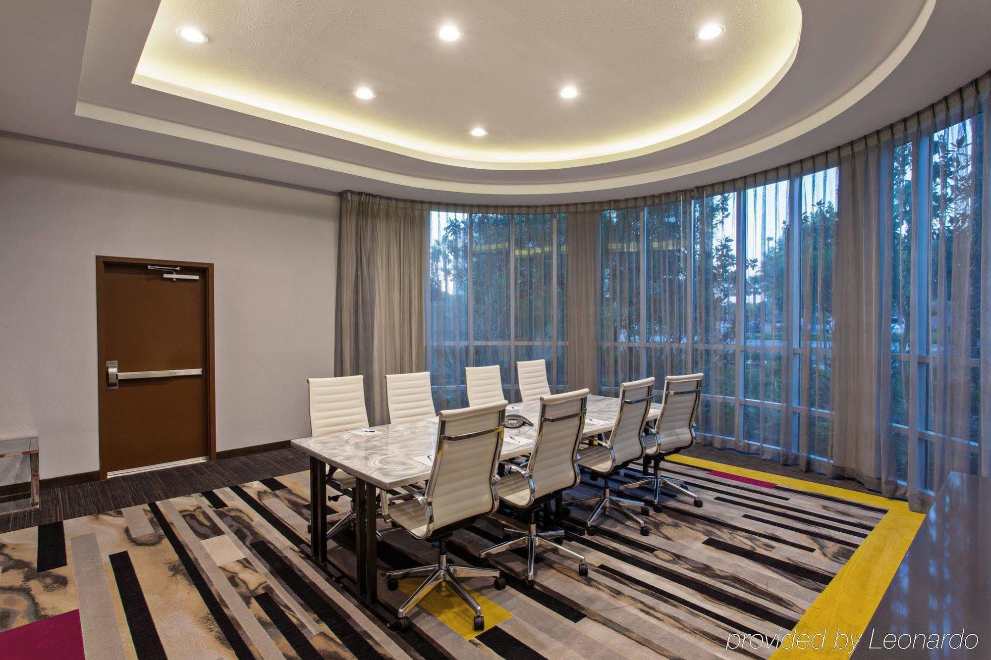 Holiday Inn Express & Suites Anaheim Resort Area By Ihg Eksteriør bilde